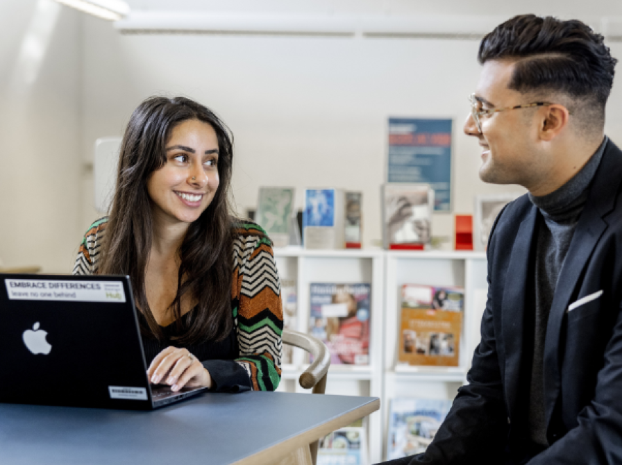 Samtale ved en computer