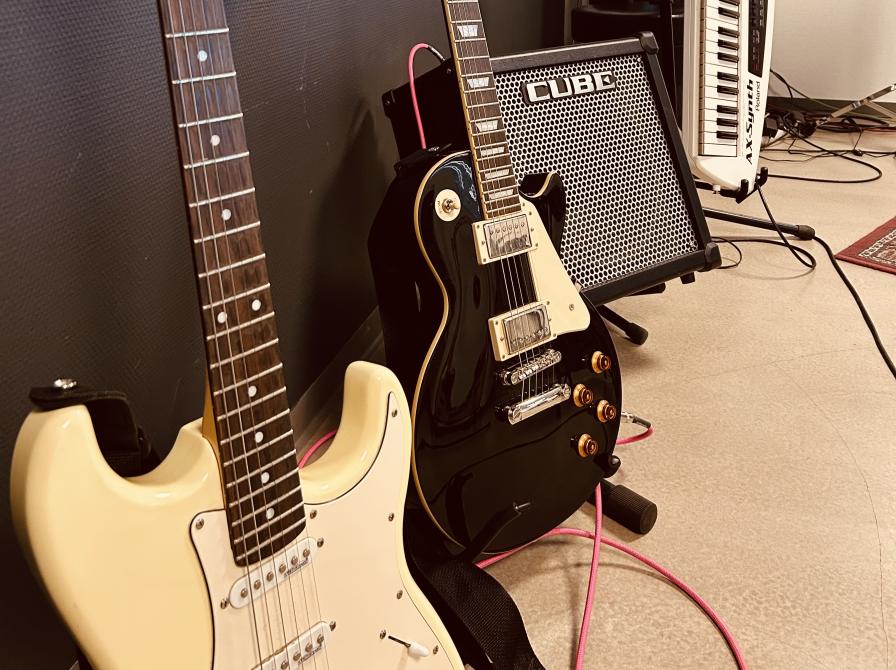 Instrumenter i Let's Play lokalet